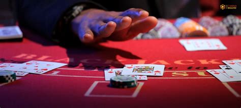 Blackjack split: what it means and when to do it .